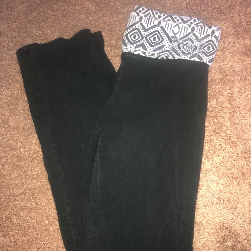 Victoria’s Secret Pink yoga pants